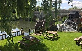 Old Mill Hotel&Lodge